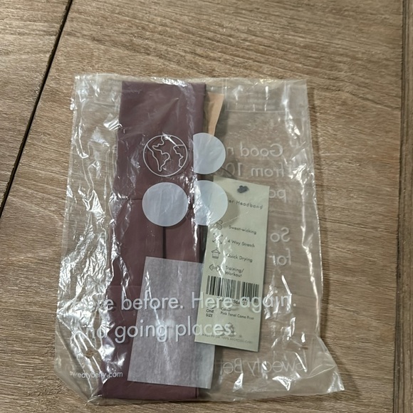 Sweaty Betty Power Headband Pink tonal Camo print NWT in wrapper - Picture 2 of 4